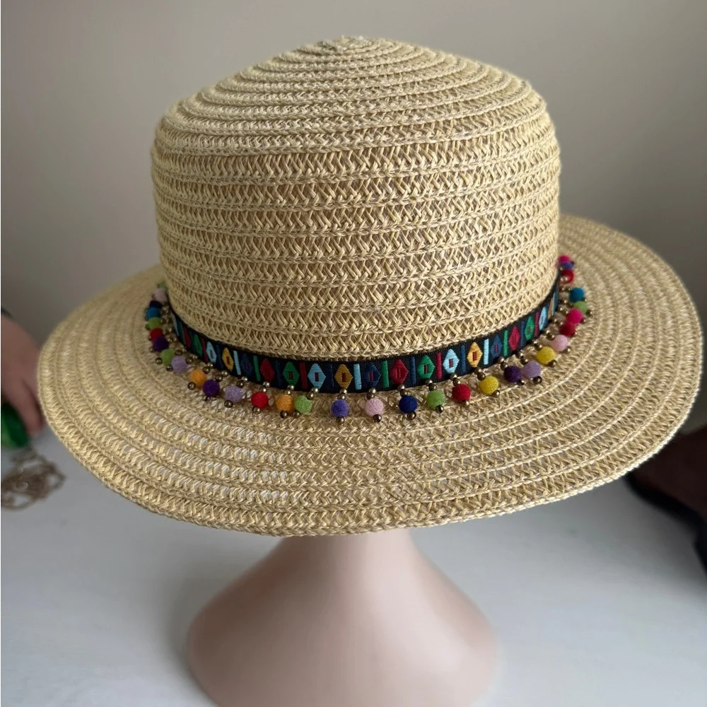 Steve Madden Colorful Pom-Pom Straw Hat beachy Shade Resort Vacation Pool